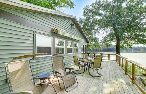 Private Island Home in Belding with Dock and Grill! - Foto 15
