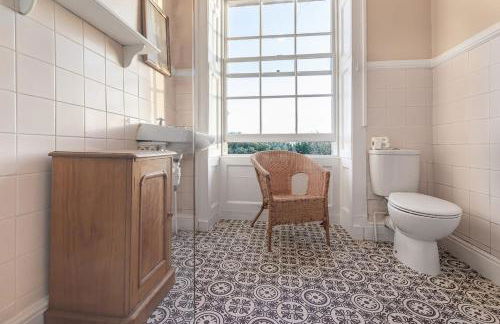 Spaceship 4 Luxury 4 BR by AltoLuxoExperience Short Lets & Serviced Accommodation With Free Wifi & Parking - Foto 31