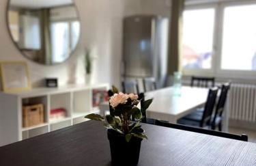 STRG Center at 10 min-Christmas market and 10min EU Parliament-WiFi-TV - Foto 8