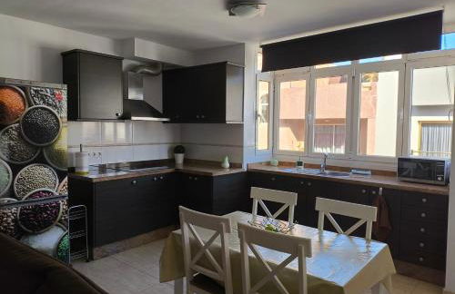 AR Home - Apartamento de 3 dormitorios con ascensor en Las Huesas, Telde - Foto 15