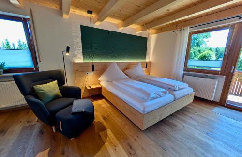 Gästehaus Philipp im Herzen des Fichtelgebirges - 5 Ferienwohnungen, großes Grundstück, Wald und Wiese, Wohnung mit privater Sauna, kostenfreie Parkplätze, WLAN - Foto 35