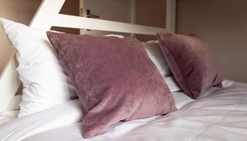 Modern 2-Bed Near Station - Ideal for Relocations & Contractors - Foto 5