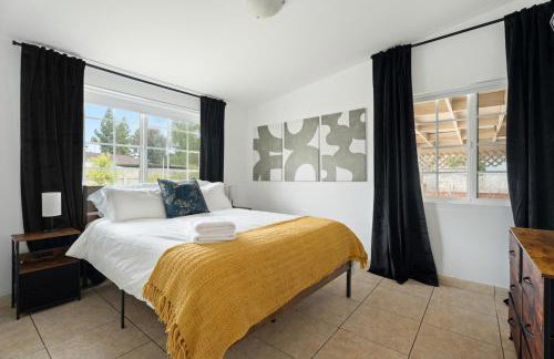 Near Safari & Beach - Backyard Games - AC - Pet OK - Foto 26