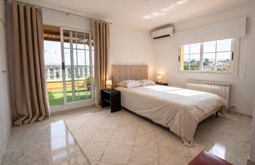 2 Private Abodes in One Magnificent Villa! - Foto 20