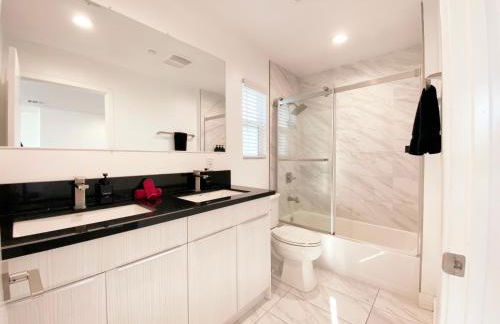 Modern 3BR Home in Mid-City - Photo 29