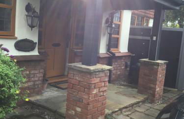 Woodlands Retreat, your own private lounge, bedroom, Bathroom and the use of a hot tub, we also live here - Foto 9