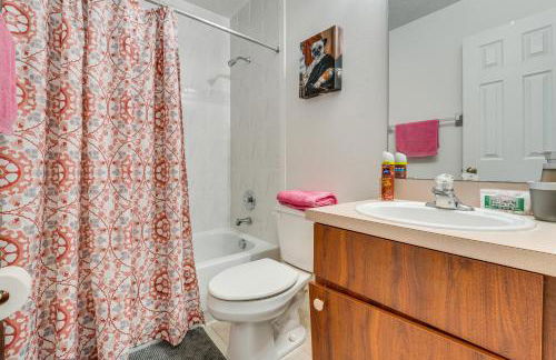 10 Mi to Disney World Townhome with Community Pool! - Foto 19