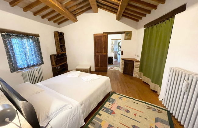 Spoleto Tranquilita Sleeps 20 With Wifi Pool Yoga Studio Gardens and Views - Photo 23