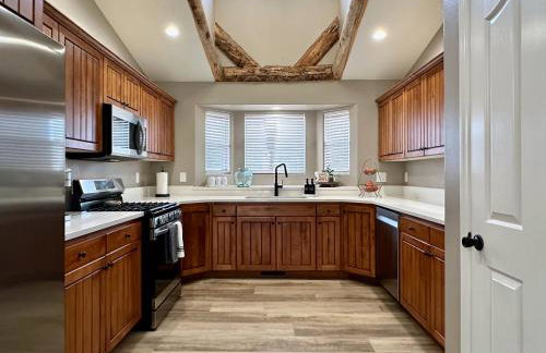 Beehive Basecamp Explore Ski Play and Make Memories - Foto 23