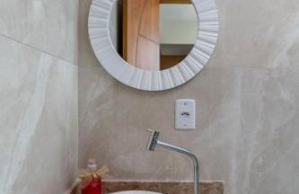 Studio completo com ar, garagem e varanda espaçosa - Ideal para 3 pessoas - Foto 23