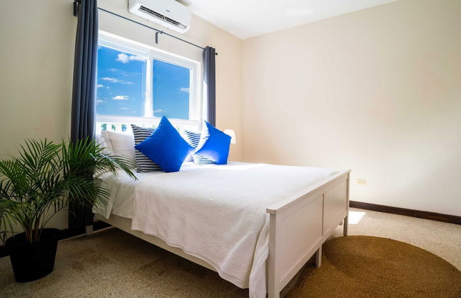 Nianna Coral Bay Stunning Townhouse- 5 - Photo 11