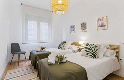 Monet, apartamento con terraza, cuna y trona - Foto 11