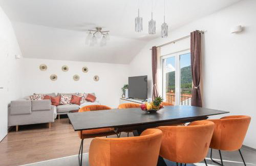 Luxury Villa Kristina with Heated Pool near Omis for 12 Guests - Foto 17