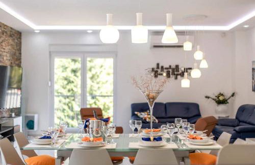 Luxe villa with pool, jacuzzi, and sauna - Foto 59