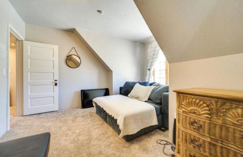 Dolorable Home with Yard - Walk to River! - Foto 22