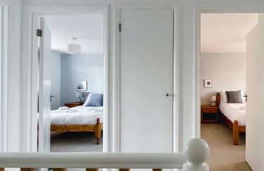 Bright & Cosy - Jacuzzi - Log Burner - King Beds - Foto 15