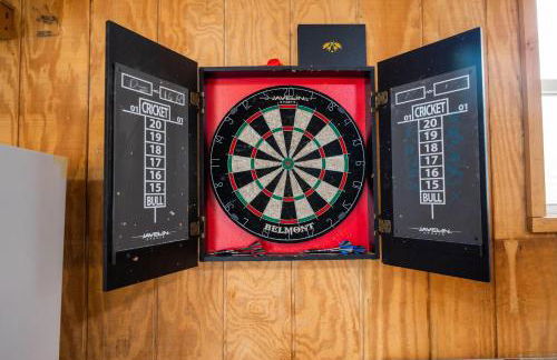 Relaxing Pocono Stay Near Lake with Hot Tub & BBQ - Foto 16