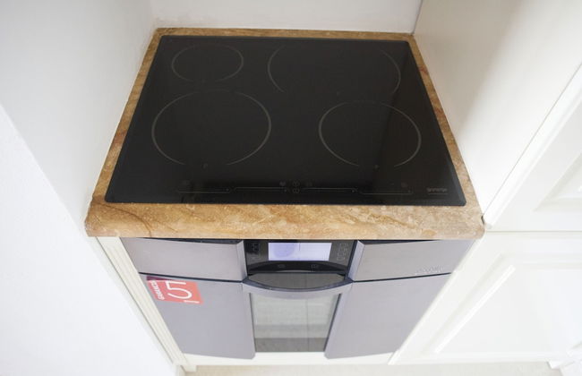 Cozy apt Within Walk Distance to Center and Beach - Photo 14