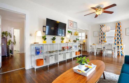 Bright and Quirky Hillcrest Craftsman - Photo 6