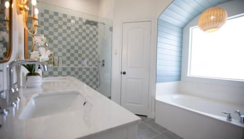 Spacious 4BR with Pool and Grill - Near Lakes and Harbor - Foto 3, towels, Shower