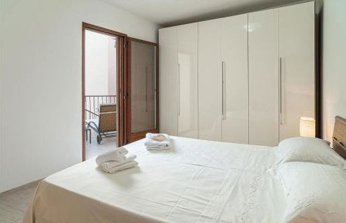 Cozy Home In Torraca With Wifi - Photo 22