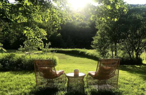 Entire Enchanting, Light-Filled 1830 Farmhouse - Foto 1