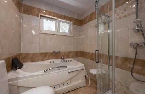 Villa Sveti Petar - with heated pool and outdoor jacuzzi - Photo 25