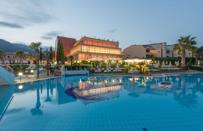 Tastefully Furnished Apartment Near the Sea - Photo 21