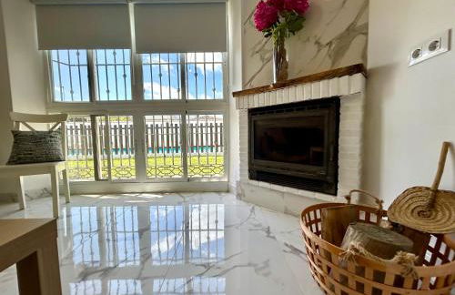 GATU Villa Serena piscina privada mayores de 25 años y familias - Foto 22