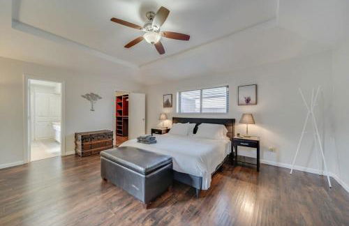 Central Plano 4-BD 2-BA Pool Retreat, Sleeps 10 - Foto 4