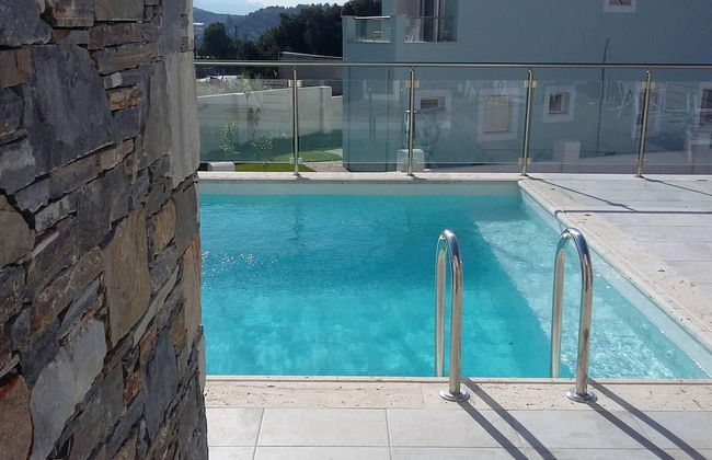 Luxury Holiday Home 4 Bedroom Villa in Paleokastro - Photo 25