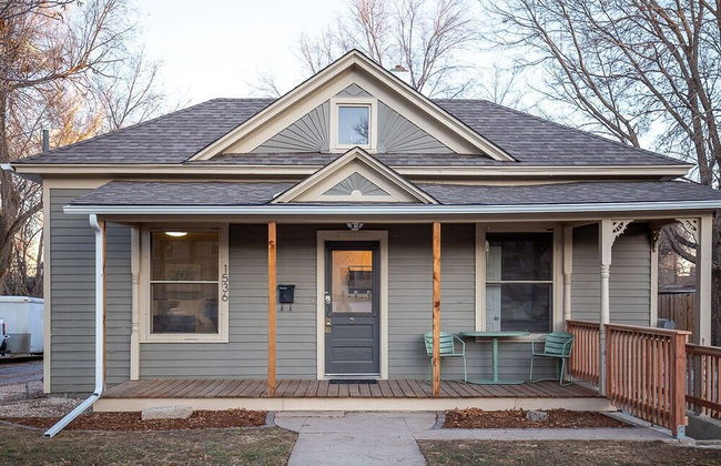 Couples Getaway | Walk to Unc | Free Cruiser Bikes - Foto 31