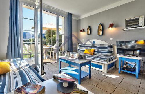 LocaLise - Maison E2 au Guilvinec - A 20m de la mer avec jardin et piscine - Tout à pied, plage, port, centre commerces, marché - Wifi inclus - Vue mer de la chambre - Animaux bienvenus - Linge de lit inclus - Foto 6