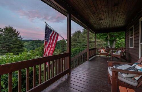 Pet Friendly NC Cabin with Views & Hot Tub - Foto 25