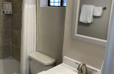 Studio w Balcony - Near Nob Hill and Hospitals - Foto 14