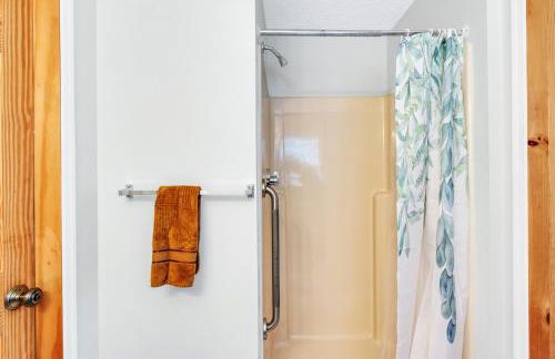 Chandler Hill Base Camp - Enjoy A Nature Getaway in this Rustic Home in the Mountains, 10 minutes from Sunday River Ski Mountain! home - Foto 22