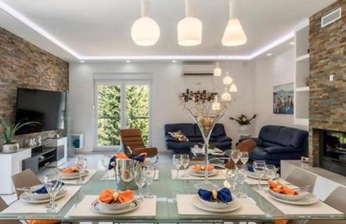 Modern & Stylish Villa with Private Pool - Foto 7