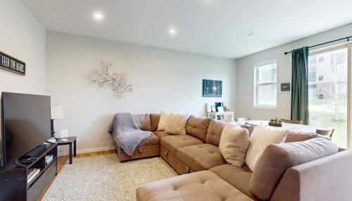 Modern Gem in Gypsum - Photo 3