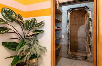 Basement Apartment w/ Hot Tub & Bombshelter! - Foto 32