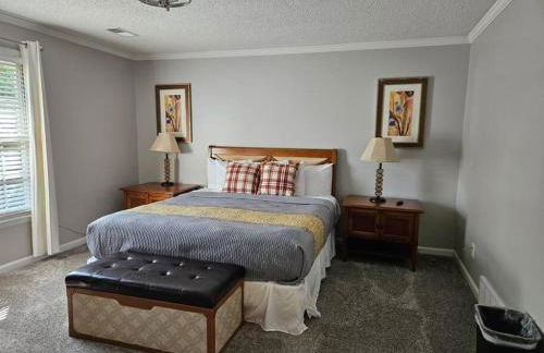 Luxury Pool with King beds Near Shops and Dining - Foto 6