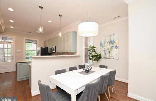 Elegant 5BR home near Capitol Hill! Free Parking! - Foto 3