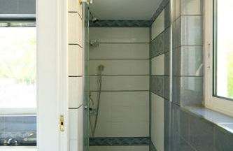 Luxury Villa with Pool, BBQ & Garden in Vouliagmeni - Foto 32