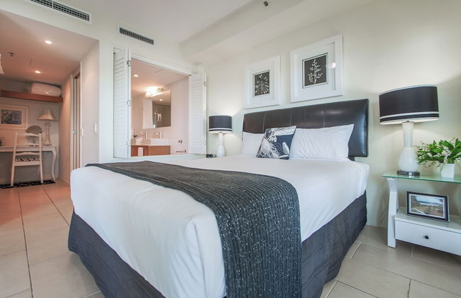 Lanai Riverside Apartments - Photo 9