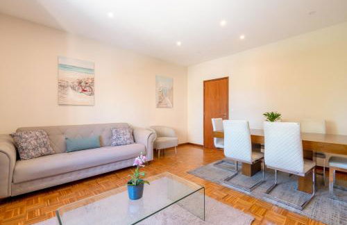 Bright & Spacious Flat by Host Wise - Foto 1