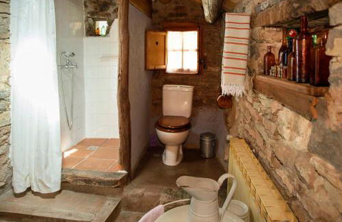 La Pegatera Masia rodeada de bosque ideal para desconectar - Photo 8