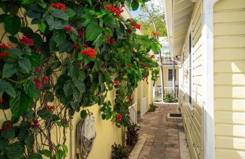 Prime Downtown Key West Spot - The Cozy Little Cottage - Photo 22