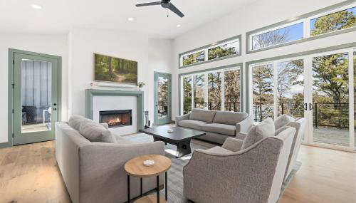 Lakeside Luxe-Lake Access-Hot Tub-Amazing Patio - Foto 2