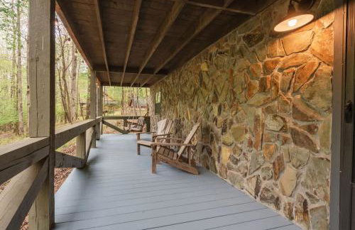 Modern Cabin with Luxury Gym, Firepit + Game Room! - Foto 28