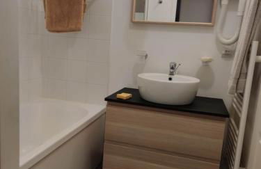 Chalet rénové, environnement très calme, piscines intérieure et extérieure chauffées, Bord du lac de Biscarosse Parentis - Foto 8