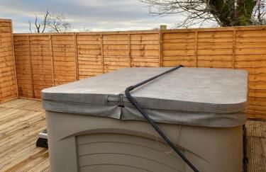 COACHMAN COTTAGE OUTSIDE HOT TUB - Foto 8